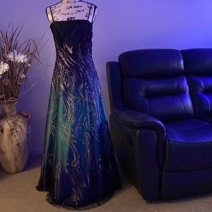Ombré gown with a silver touch. Size 12.